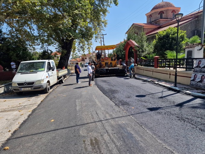 Eργασίες ασφαλτόστρωσης 